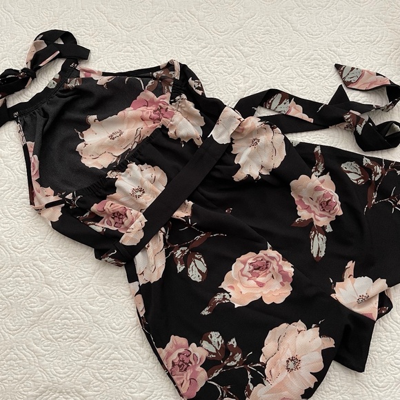 SHEIN Women’s Romper with Halter Top Floral Print Size Small - Picture 5 of 16
